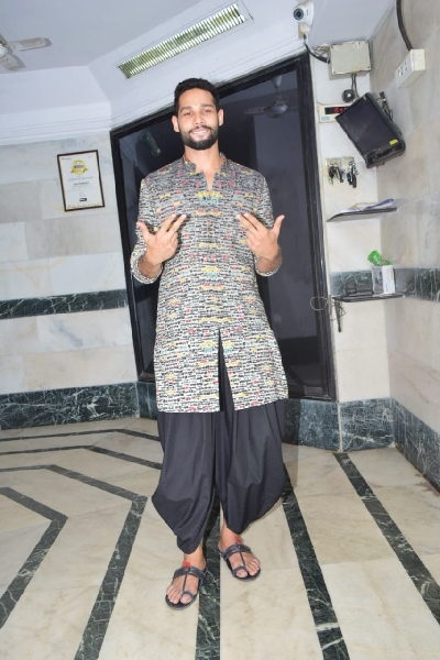 Mumbai: Actor Siddhant Chaturvedi seen at his residence in Mumbai's Juhu on Nov 13, 2020. (Photo: IANS)
