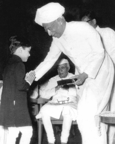 When Nehru gave his red rose to actor Sachin Pilgaonkar