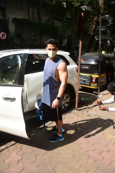 Mumbai: Actor Kunal Khemu seen at a Khar gym in Mumbai on Nov 20, 2020. (Photo: IANS)