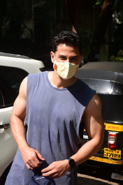 Mumbai: Actor Kunal Khemu seen at a Khar gym in Mumbai on Nov 20, 2020. (Photo: IANS)