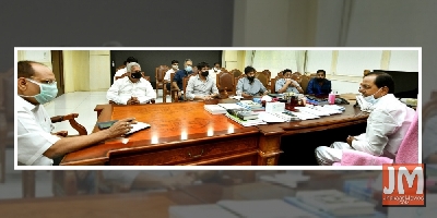 KCR promises all help to Telugu film industry