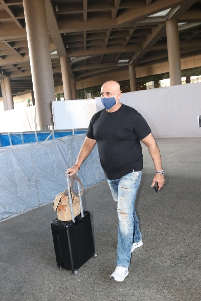 Mumbai: Actor Puneet Issar seen at the Chhatrapati Shivaji Maharaj International Airport in Mumbai on Nov 21, 2020. (Photo: IANS)