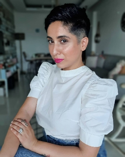 Neha Bhasin.