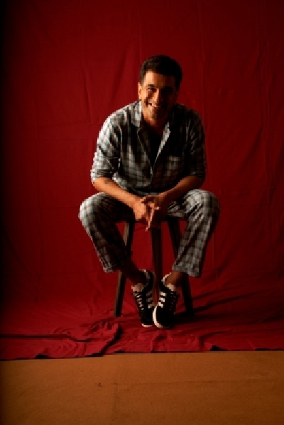 Eijaz Khan flaunts his romantic avatar in new music video Eijaz Khan flaunts his romantic avatar in new music video