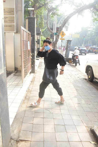 Mumbai: Actress Raveena Tandon seen at Mumbai's Bandra on Dec 16, 2020. (Photo: IANS)