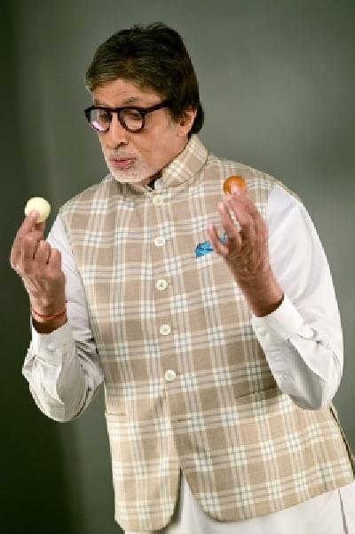 Big B reveals biggest torture he faced during a shoot. Big B reveals biggest torture he faced during a shoot.
