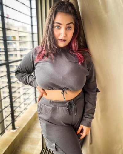 Aashika Bhatia: Love to enjoy myself