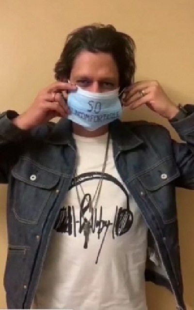 Vijay Varma urges everyone to keep masks on. (Photo Credit: Instagram) Vijay Varma urges everyone to keep masks on. (Photo Credit: Instagram)