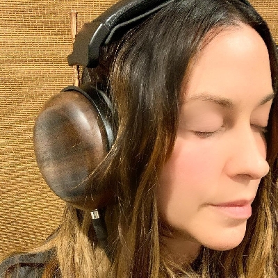 Alanis Morissette finds some of the Christmas carols 'devastating'