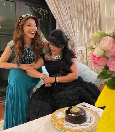 Urvashi Rautela shares an emotional note for mother. (photo:instagram