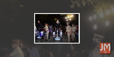 Akshay Kumar attends Mumbai Police event with Aaditya Thackeray, Anil Deshmukh