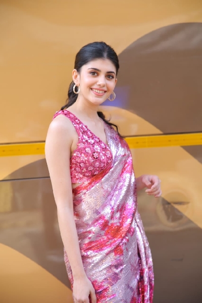 Mumbai:  Guru Randhawa and Sanjana Sanghi seen at Kapil Sharma Show in FilmCity on Jan 10, 2021. (Photo: IANS)