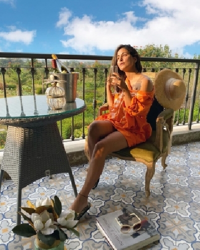 Hina Khan celebrates Sunday vibes. (photo:instagram)