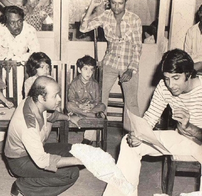 Big B's throwback pic from Mr Natwarlal set with Hrithik as a child