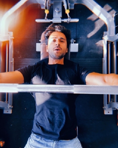 Pulkit Samrat urges to Pulkit Samrat urges to