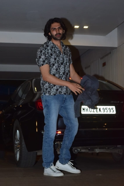 Mumbai: Kartik Aaryan spotted at Sanjay Leela Bhansali office Juhu on 22 jan 2021. (Photo: IANS)