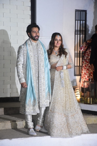 Mumbai: Varun Dhawan With Natasha Dalal First Visual After Marriage In Alibaug on 24 jan 2021. (Photo: IANS)