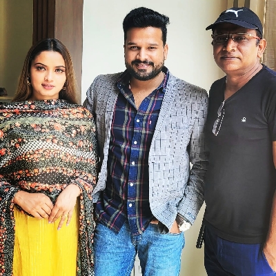 Manjul Thakur will direct Riteish, Neelam in the upcoming film of Worldwide Records.