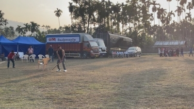 Ayushmann tests his cricketing skills during Northeast shoot Ayushmann tests his cricketing skills during Northeast shoot