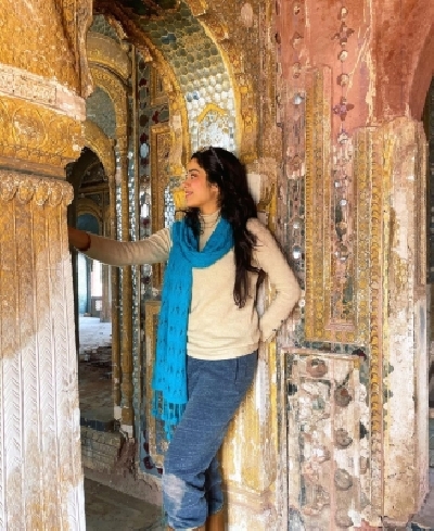Actress Janhvi Kapoor on Tuesday declared her love for the country in her latest social media post. She says she has travelled the world but it is India that makes her jump with joy. Actress Janhvi Kapoor on Tuesday declared her love for the country in her latest social media post. She says she has travelled the world but it is India that makes her jump with joy.