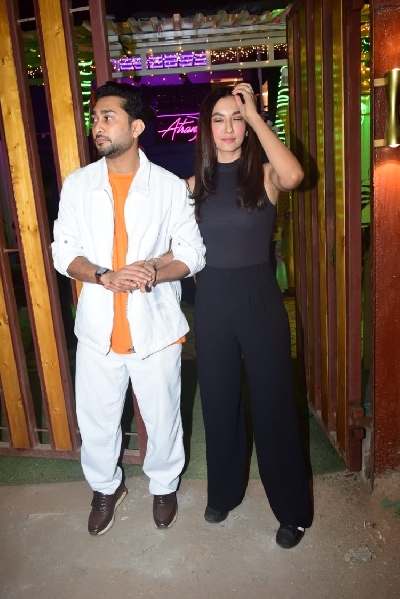 Mumbai: Gauhar Khan zaid darbar spotted Versova andheri on Saturday 06 February 2021.(Photo: IANS)