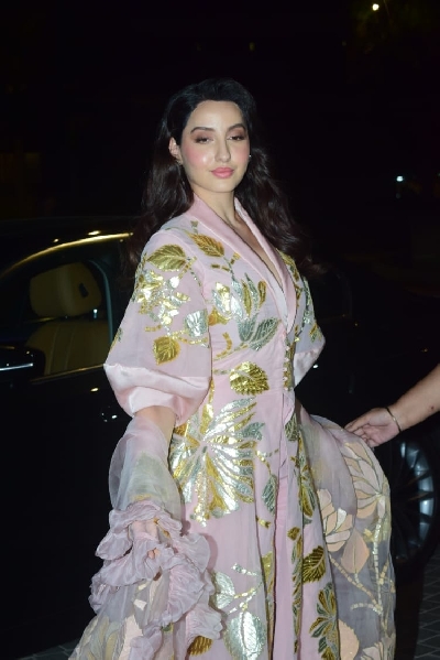Mumbai: Celebrity walking on red carpet For Lodha Luxury, India's only true blue luxury realty brand in collaboration with Abu Jani and Sandeep Khosla event on Sunday 07 February 2021.(Photo: IANS)