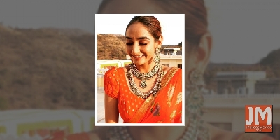 Ragini Dwivedi breaks down during interaction with fans