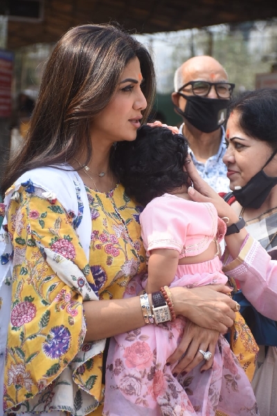 Mumbai: Shilpa Shetty & Family Visit Siddhivinayak for Samisha's first birthday on Monday 15th February 2021. (Photo: IANS)