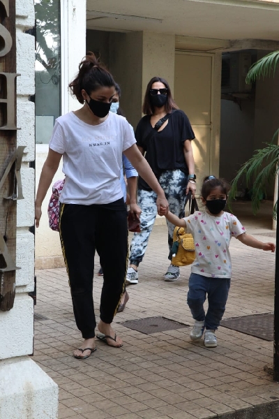 Mumbai: Neha Dhupia and Soha Ali Khan Daughter Spotted In Bandra on  Thursday 18th February 2021. (Photo: IANS)