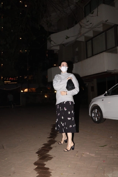 Mumbai: Malaika, Karisma, Soha Spotted at Kareena Kapoor's House on Tuesday 23rd February 2021. (Photo: IANS)