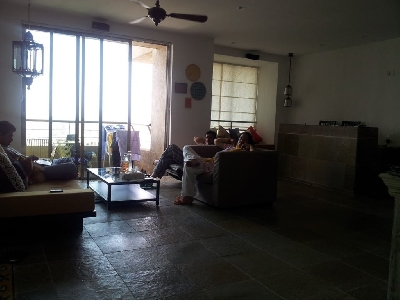 Bollywood actress Kangana Ranaut took to Twitter to share before and after pictures of her parent's home in Mumbai on Sunday. (Twitter)