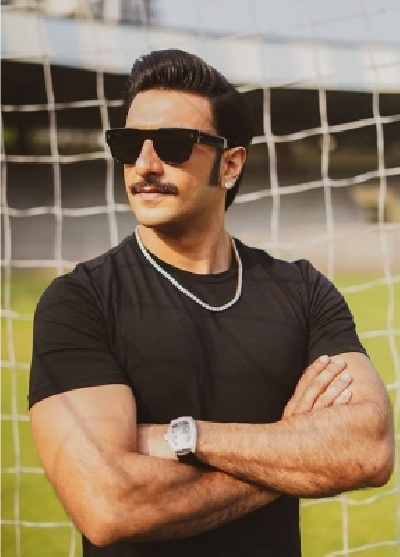 Ranveer Singh spreads black magic with new photo-ops.(photo:Instagram) Ranveer Singh spreads black magic with new photo-ops.(photo:Instagram)