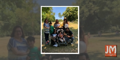 Kareena posts family picture on Instagram
