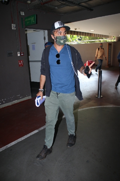 Mumbai: Siddhant kapoor spotted at airport arrival On Wednesday 31th March, 2021. (Photo: IANS)