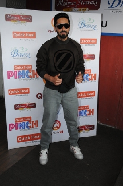 Mumbai: Arbaaz Khan & Ayushmann Khurrana Spotted Breeze Outside at Juhu On Sunday 04th April, 2021. (Photo: IANS)