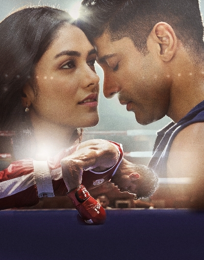 Arijit Singh will give his voice to two love songs in the film "Tufan".