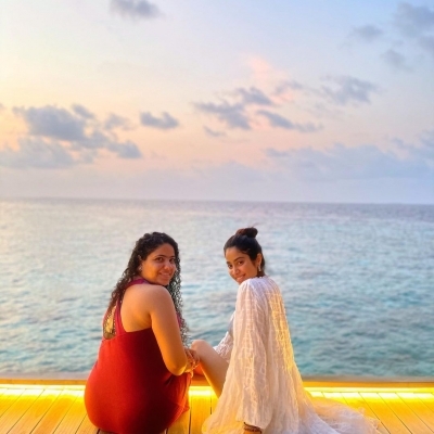Janhvi Kapoor vacays in Maldives, posts pictures.(photo: Instagram)