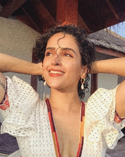 Sanya Malhotra flaunts perfect skin in latest photo-op