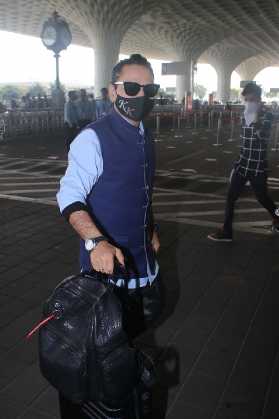 Mumbai: Kailash Kher Spotted at Airport Departure On Tuesday 13th April, 2021. (Photo: IANS)