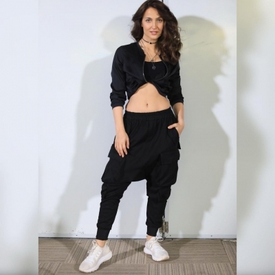 Elli AvrRam lets the tomboy in her walk out of the closet.(photo:Instagram)