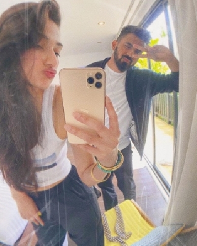Athiya Shetty to KL Rahul: Grateful for you.(photo:instagram) Athiya Shetty to KL Rahul: Grateful for you.(photo:instagram)