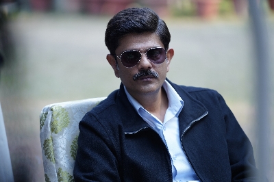 Kathmandu Connection: Cop 'n' gangster drama with few twists.