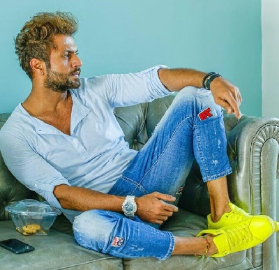 Aamir Dalvi on fasting for Ramzan with daughter and son.