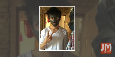 Kartik Aaryan posts picture with face pack, asks fans for 'wrong captions'