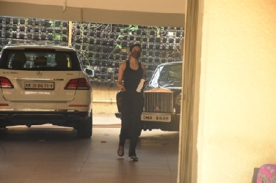 Mumbai: Rakul Preet Singh Spotted In Bandra On Sunday, 23 may, 2021. (Photo: Sanjay Tiwari)