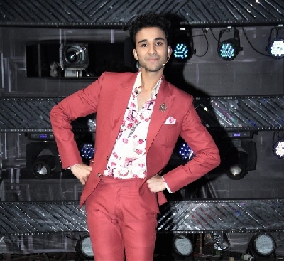 Raghav Juyal: Appeal to friends, critics to adopt villages that need help (Photo:Instagram)