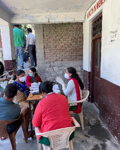 Tahir Raj Bhasin posts pic getting first jab for Covid-19