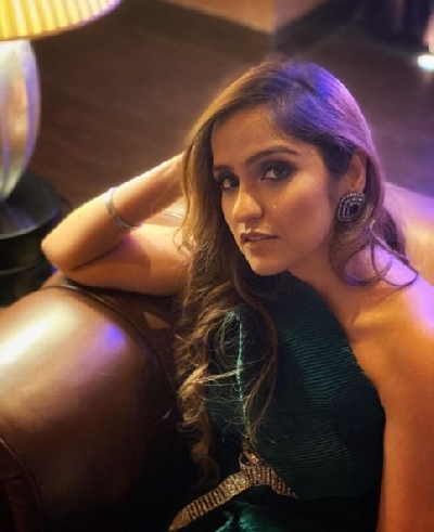 Asees Kaur: Learnt how to record my music during lockdown.