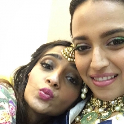 Swara gets nostalgic on BFF Sonam Kapoor Swara gets nostalgic on BFF Sonam Kapoor