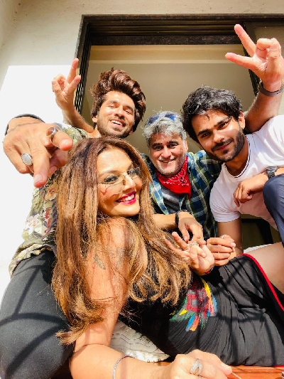 Jeevansh Chadha with co stars